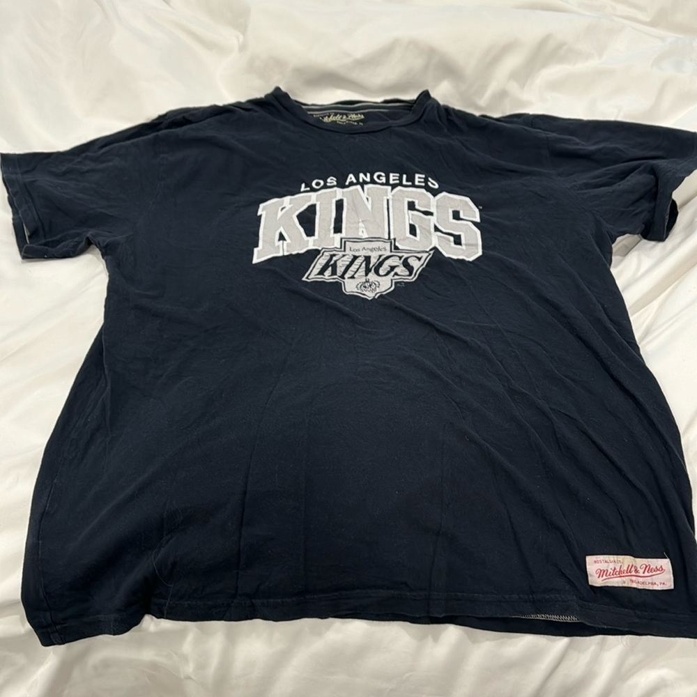 LA kings shirt